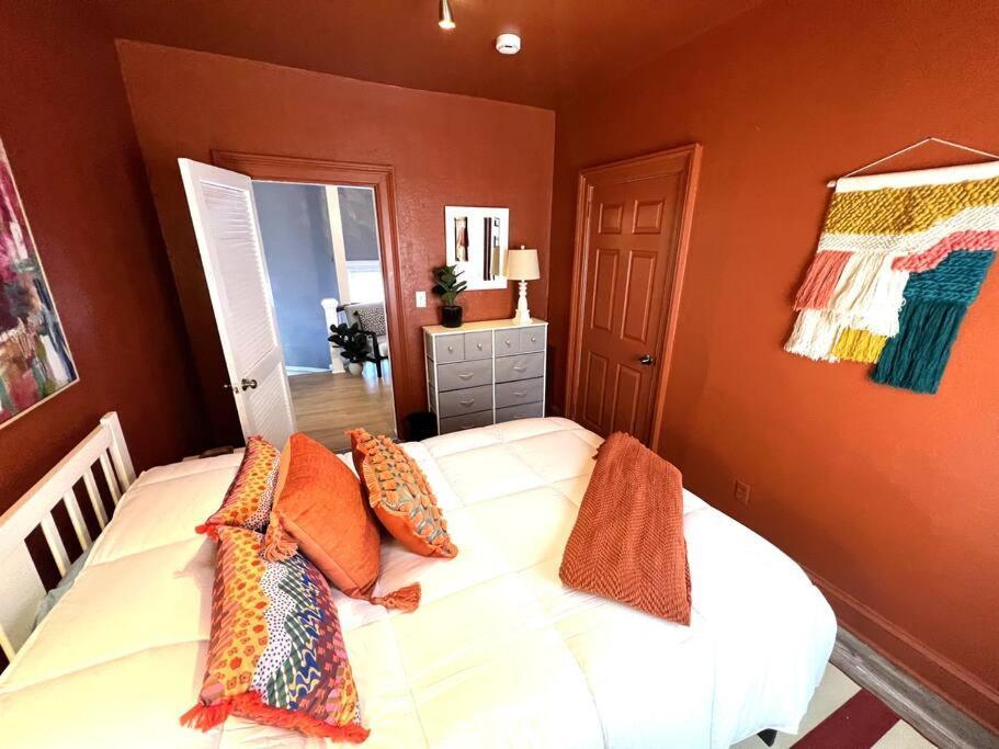 Beautiful One Of Kind Place In Downtown Sandusky! Apartment